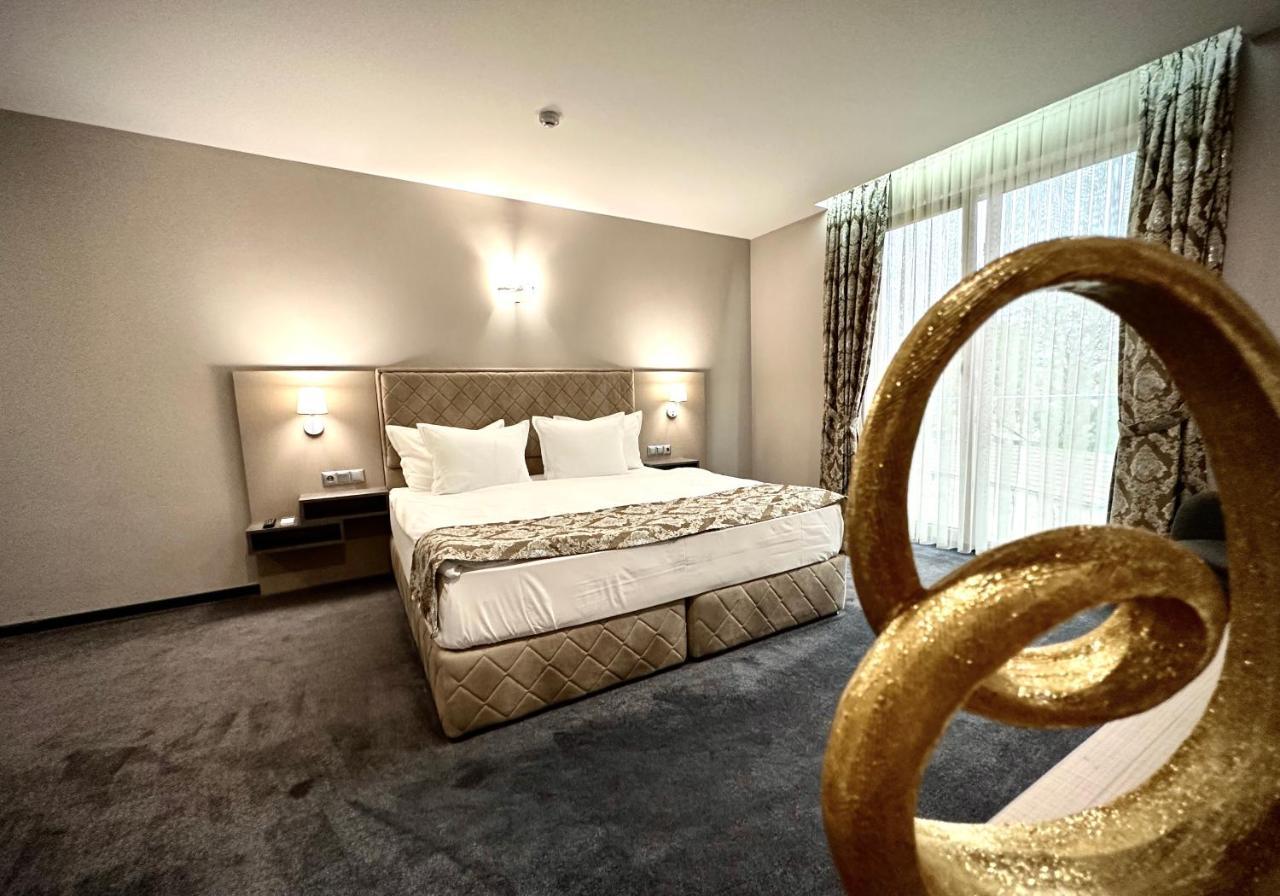 Del Ponte Hotell Svilengrad Exteriör bild