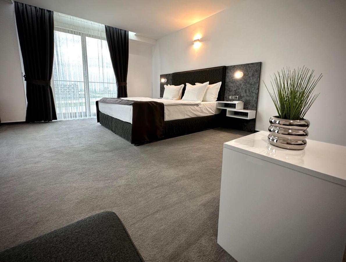 Del Ponte Hotell Svilengrad Exteriör bild