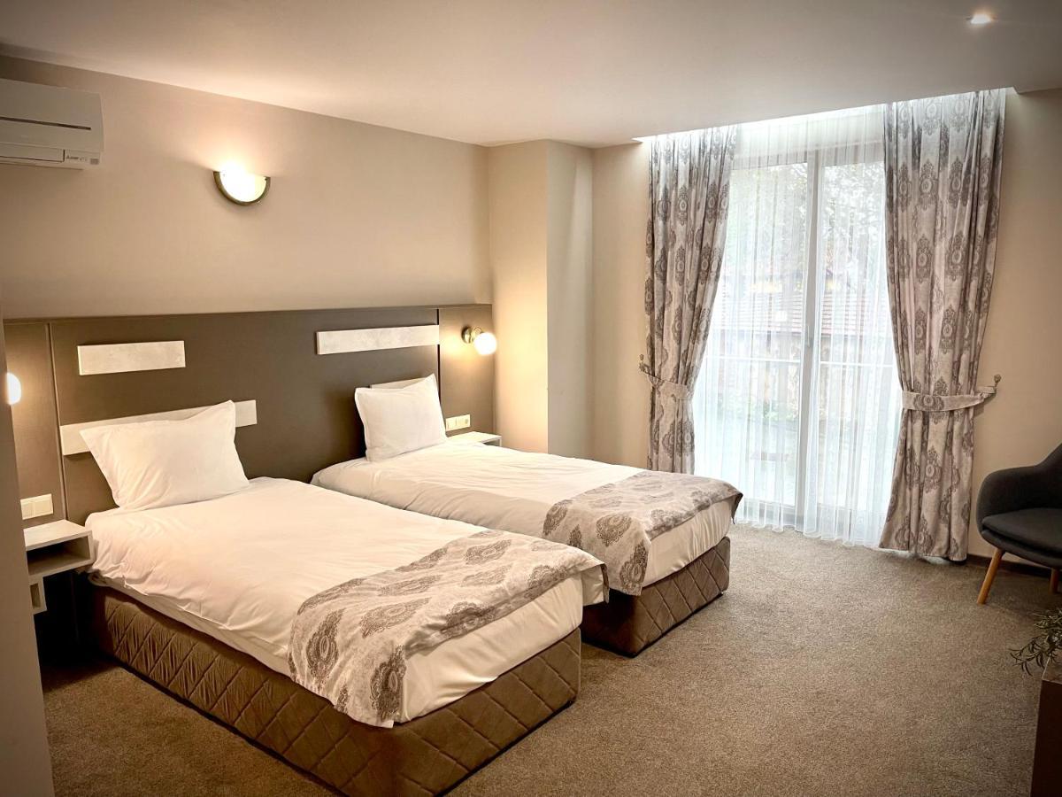 Del Ponte Hotell Svilengrad Exteriör bild